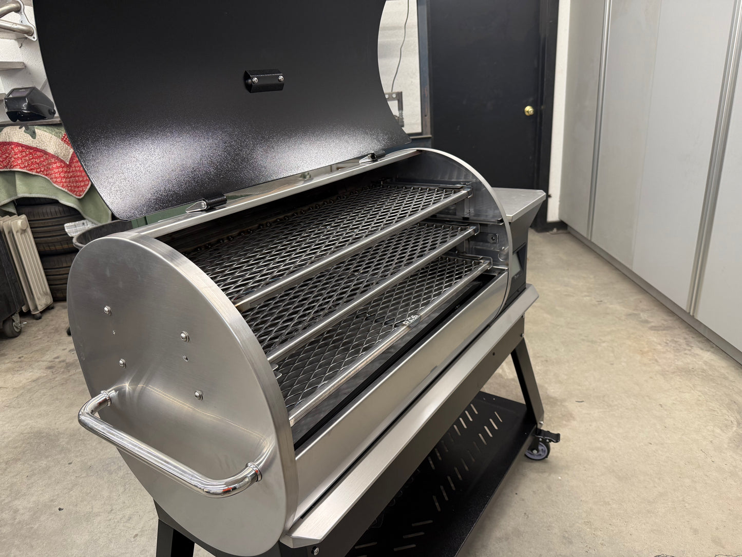 Backyard Beast 1000 Game Changer 3 rack system